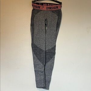 Gymshark Kids Leggings in Gray and Pink
